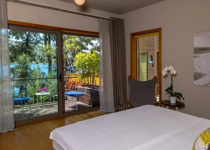 Miamai Boutique - Adult Only 3*