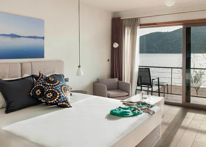 Miamai Boutique - Adult Only 3*